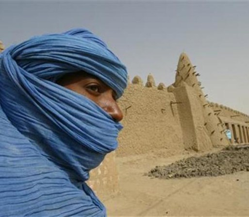 En medio de la llamada "primavera árabe", Mali convulsiona para sus adentros mientras una lista de tesoros naturales e históricos asombrosos corre severos riesgos de desaparecer.