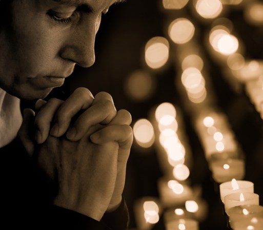 Lo principal es asumir su existencia y sentir en el alma la convicción de que hay un ángel a tu lado, o dentro tuyo, cada segundo de tu vida, velando por ti. Una vez que estés convencida de eso, el canal de comunicación estará abierto.