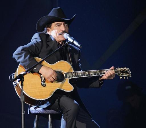 Joan Sebastian compite por Artista del Año y por Disco del Año (en categorías Ranchera o Mariachi)