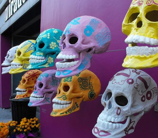 Esta celebración no es propia de todos los mexicanos, pese a ser una fiesta que se ha convertido en un símbolo nacional, existen muchas familias que son más apegadas a celebrar el “Día de todos los Santos” como lo hacen en otros países católicos o el conocido Halloween. Algunas otras no celebran ninguna de las anteriores por considerar esta celebración como culto pagano.