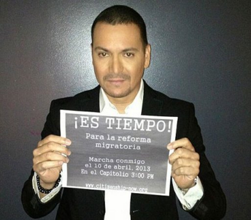 Víctor Manuelle, el famoso cantante de Puerto Rico no tuvo la menor duda en sumarse a las miles de voces que piden una reforma migratoria.
