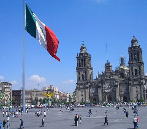El bello e imponente corazón de México: El Zócalo.