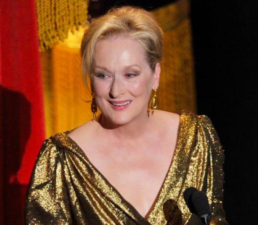Meryl Streep, quien ganó el Oscar a la Mejor Actriz, presenta a las personalidades acreedoras del Óscar Honorífico.