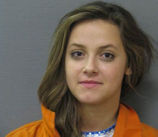 Tricia Olivier fue arrestada el 11/01/2013 en el conddao de de Lafayette, Luisiana, acusada de :<br /><br />OWI VEHICLE