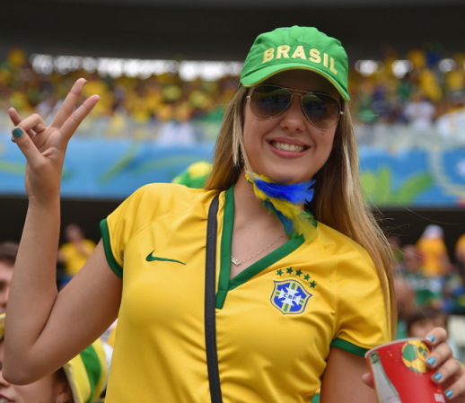 Los fans del partido de México contra Brasil también fueron parte del espectáculo.