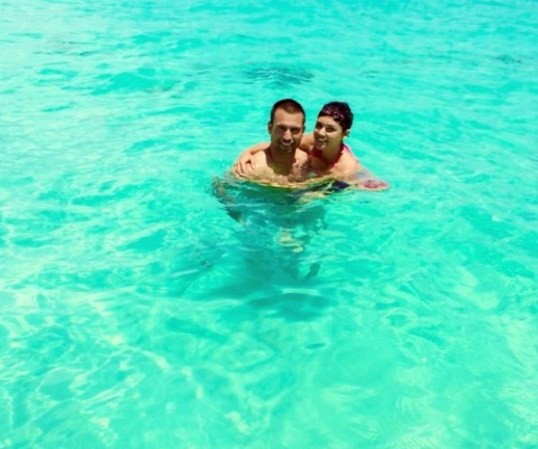 Rafael Amaya @RafaAmayaNunez “@AngelicaCelaya:Bañados en bendiciones, rodeados de grandezas @rafaamayanunez http://Instagram.com/p/qU2KWTrPr9/ ” y justo detrás había un tiburón! • 11 de julio.
