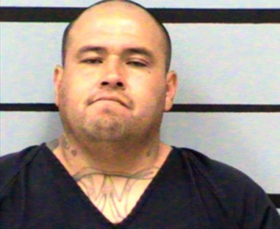 Jonathan Aguilar fue arrestado el 8/1/2013 en el conddao de Lubbock, Texas, acusado de :<br /><br />AGG ASSLT AGAINST PUB SER