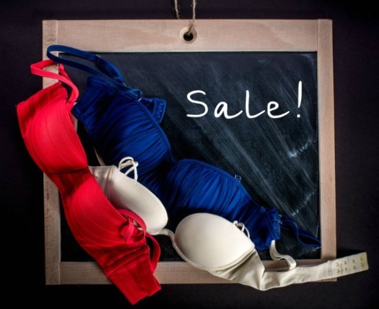La ropa interior es básica cuando se es mayorcita, así que desde los 30’s debes evitar comprar sólo porque está de oferta o, lo que es peor, pensando que si usas tallas más pequeñas, lograrás un mejor efecto. La verdad es que el resultado que obtendrás es lo contrario.