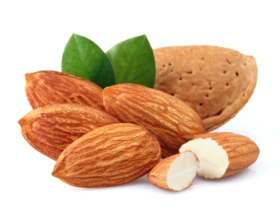 Almendra.- Alta en grasa buena para el corazón.