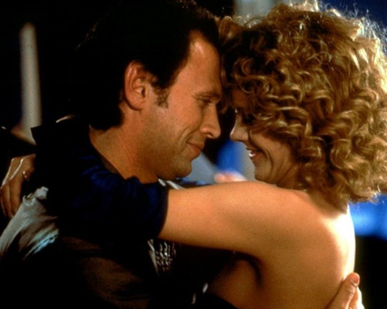 Si sales con alguien al que antes aborrecías: “Cuando Harry conoce a Sally” ( When Harry met Sally). Te parecía grosero, molesto, egocéntrico y terco, pero ahora lo amas, tal como mostraron en la pantalla Billy Crystal y Meg Ryan. Ahora sí que la línea entre el amor y el odio es muy fina.