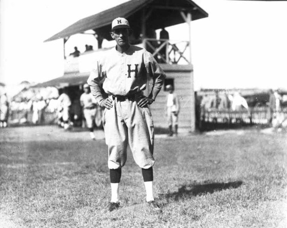 Miguel Ángel Gonzalez, con 28 años, ya era manager del equipo Habana en la Liga Profesional en 1918. "Mike" fue el primer manager (interino) latinoamericano en la historia del béisbol de Grandes Ligas.