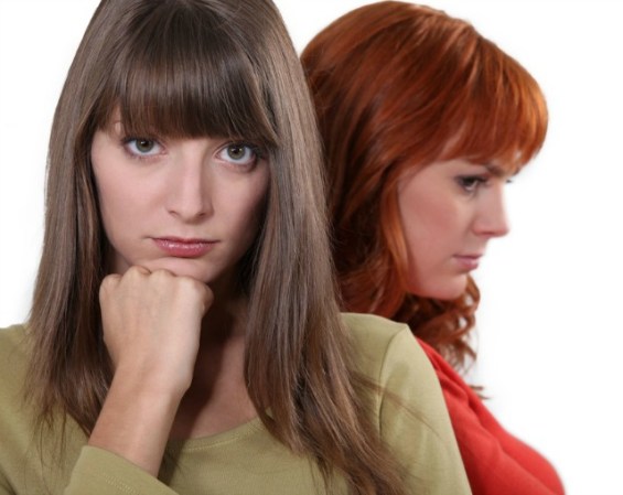 19- Que no te importa reunirte con “amigas” que más bien se comportan contigo como “enemigas”.