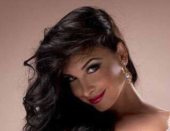 Mayra Veronica es una cantante y modelo cubana escogida por la revista FHM como una de las 100 mujeres más sexys. Varios medios de comunicación en Estados Unidos la colocan como la musa de la NFL.