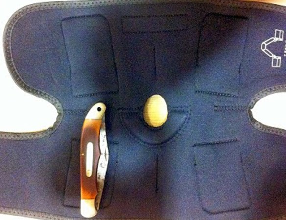 Las armas, explosivos y réplicas en estas fotos fueron incautados por la Administración de Seguridad del Transporte (TSA) durante diversos chequeos en distintos aeropuertos de EEUU.