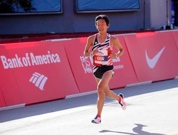 Con alta participación y grandes medidas de seguridad se celebró la maratón de Chicago.