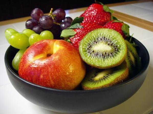 La pectina es capaz de limitar la cantidad de grasa que se puede almacenar en las células. Aunque toda fruta fresca tiene pectina, las manzanas y las moras estén entre las mejores fuentes.