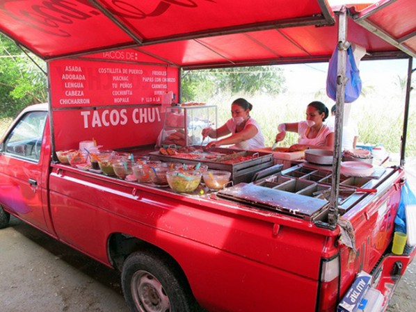 Y no podíamos dejar pasar las versiones originales de Taco Truck en México.