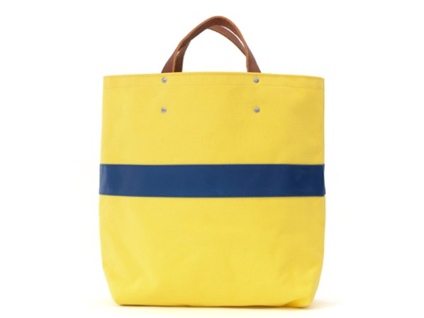 “Caputo & Co. Nautical Tote”. Disponible en caputoandco.com, $195.