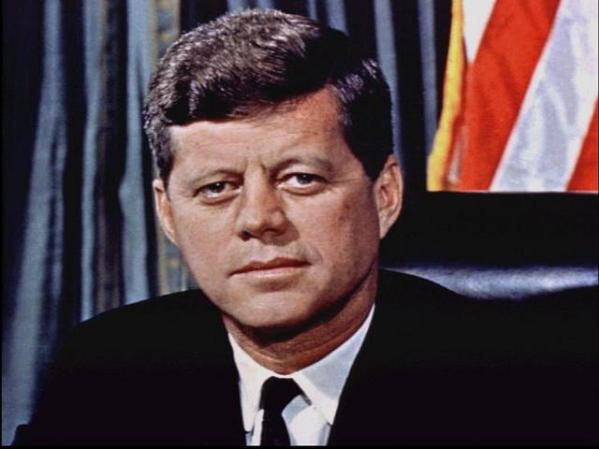 El presidente John F. Kennedy y la actriz Marilyn Monroe mantuvieron supuestamente un romance.