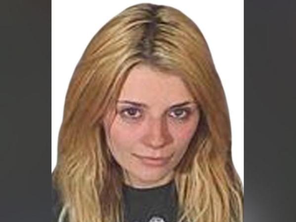 La actriz Mischa Barton tras ser detenida en Los Angeles por conducir borracha, en diciembre del 2007.