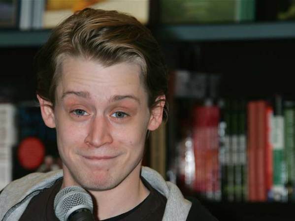 El ex actor infantil MacCauley Culkin viajaba de pasajero en un auto donde encontraron marihuana y otras drogas, en Oklahoma City en el 2004.