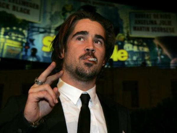 Otro de los guapos fumadores, Colin Farrel, muy amigo del tabaco.