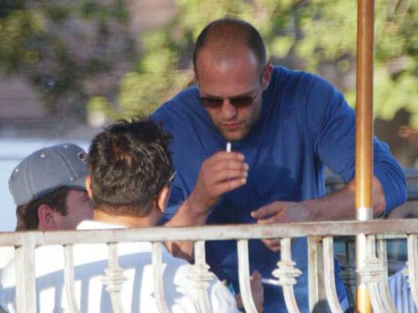 Jason Statham "transporta" tabaco.