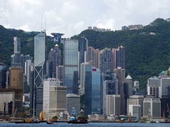 HONG KONG: A una esposa traicionada por infidelidad se le permite matar legalmente a su marido adúltero, pero sólo con las manos desnudas.