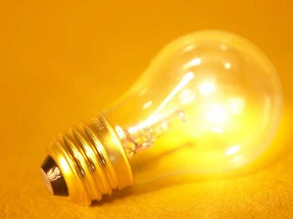 ROMBOCH, VIRGINIA: Es ilegal la relación sexual con la luz encendida.