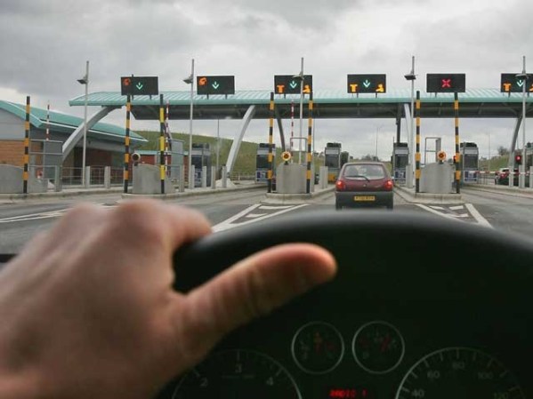 HARRISBURG, PENSILVANIA: Se prohíbe a los camioneros que hagan el amor dentro de una cabina de peaje.