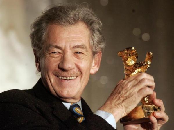 Sir Ian McKellen, actor, lo recordarás en "Lord of the Ring" o en los filmes de X-Men.