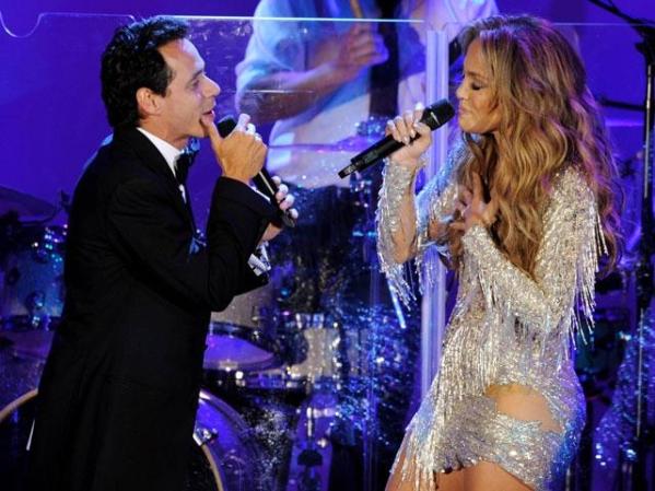 Continúa efectuando apariciones conjuntas de forma regular con Marc Anthony, como esta en octubre del 2010.
