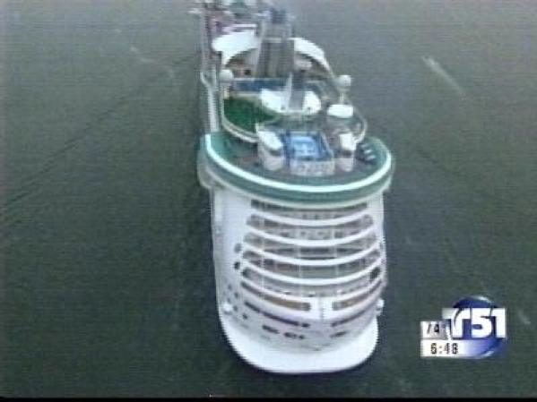 Para guiarlo es necesario que hayan 1,511 tripulantes entre marineros y camareros para realizar los cruceros.
