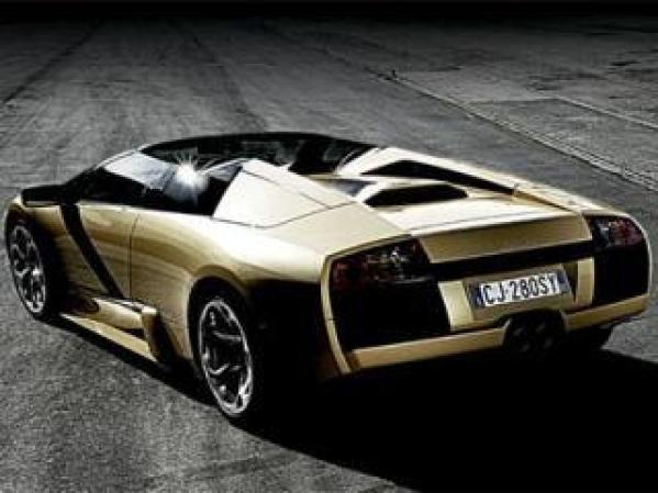 Los cirujanos plásticos de Miami Beach se mueren por el Lamborghini Murcielago Roadster, dice Forbes.