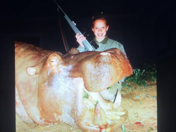 Kendall Jones, controversial por enorgullecerse de sus "trofeos" africanos.