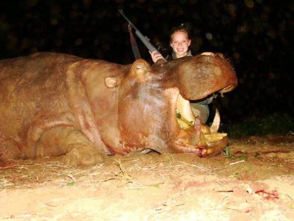 Kendall Jones, controversial por enorgullecerse de sus "trofeos" africanos.