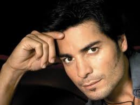 El cantante boricua Chayanne ha elegido los escenarios de los Premios Billboard de la Música Latina para el estreno mundial de su nuevo tema musical.