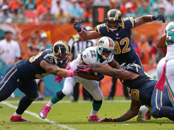 Los Miami Dolphins impusieron su potencia ante los Rams de Saint Louis, con una victoria 17-14.