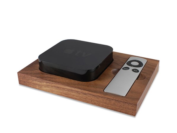 Un lugar perfecto para tu Apple TV. Disponible en tinselandtimber.com, $49.