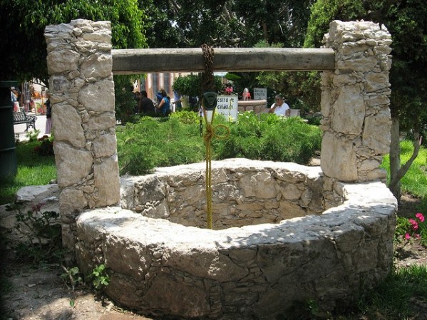 La cantera es un material que abunda en la región y que sirve para fabricar pozos, fuentes e imágenes.