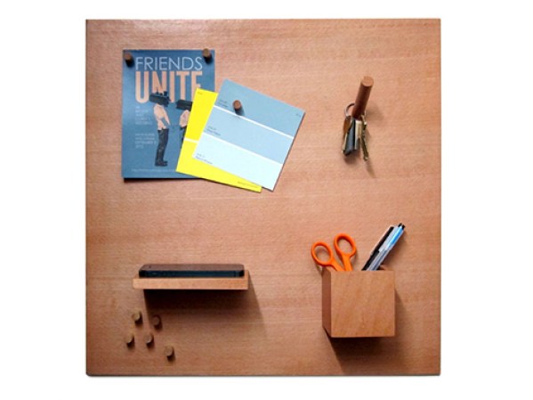 Un tablero especial para organizar mucho más que las ideas. Disponible en ilovehandles.com, $5-$40.