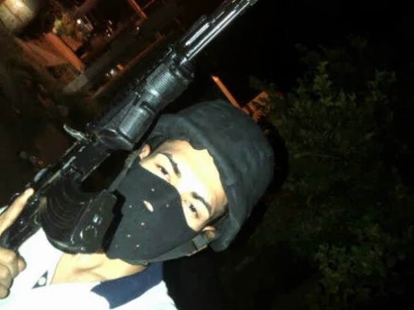 Fotos de presuntos sicarios del narcotrafico en Nuevo Laredo, Tamaulipas, México, difundidas por la página web Blog del Narco.