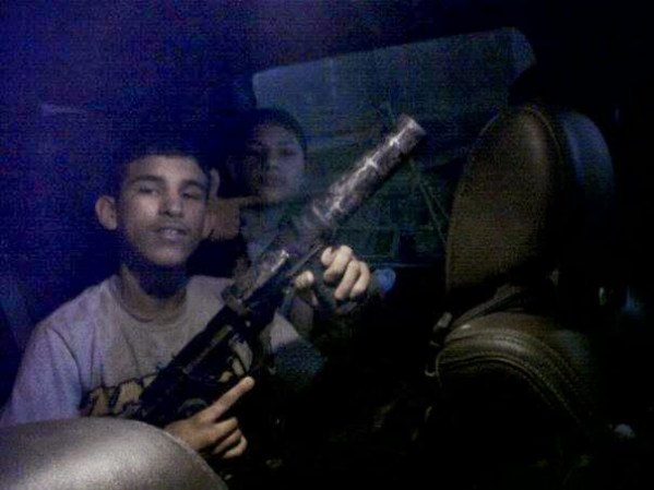 Fotos de presuntos sicarios del narcotrafico en Nuevo Laredo, Tamaulipas, México, difundidas por la página web Blog del Narco.