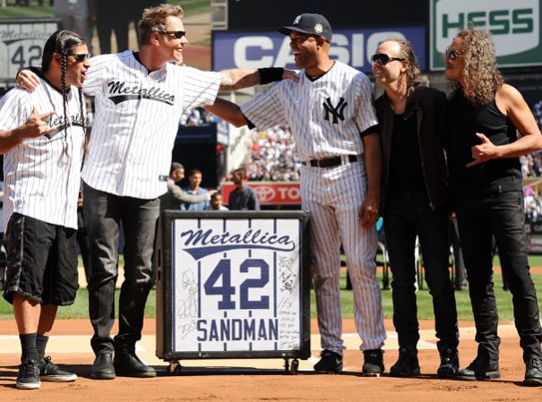 El reelevista panameño, Mariano Rivera, fue homenajeado por todo lo alto en el estadio de los Yankees de Nueva York, en vista de su última temporada en las grandes ligas.