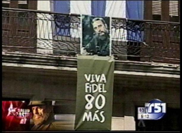 En La Habana cuelgan carteles felicitándole el cumpleaños, pero Castro permanece ausente.