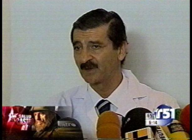 José Luis García Sabrido, jefe de Cirugía del Hospital Gregorio Marañón de Madrid, informa en una rueda de prensa que ha visitado a Castro en Cuba y que éste no padece una enfermedad maligna.