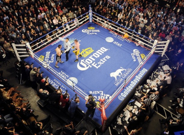 Pelea entre Saúl "Canelo" Alvarez y su paisano Alfredo Angulo en MGM Grand de Las Vegas.