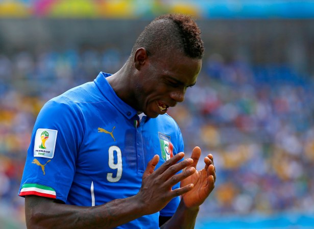 El jugador Mario Balotelli de Italia