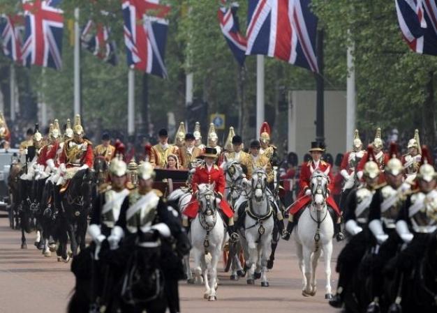 La expectativa en las calles británicas y la ansiedad de ver a la pareja real era evidente.