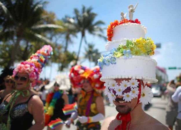 Según los organizadores, desfilaron 1500 comunidades gays.